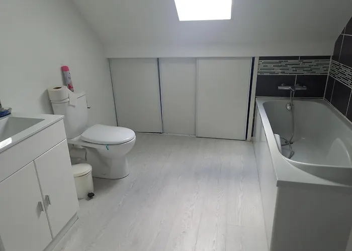 Spacieuse Séjour chez l'habitant *